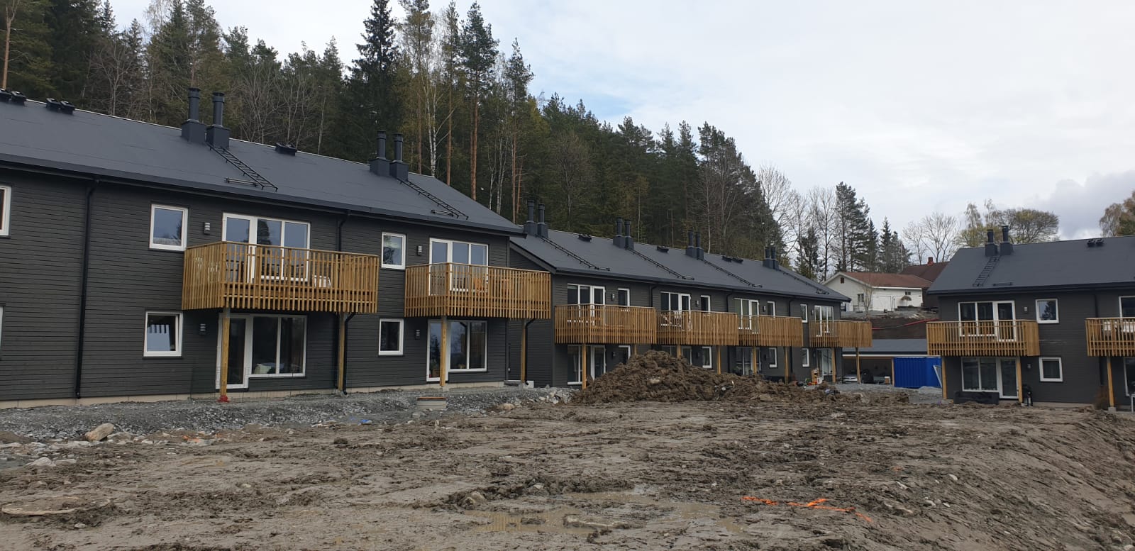 4 two-story apartment buildings in Norway